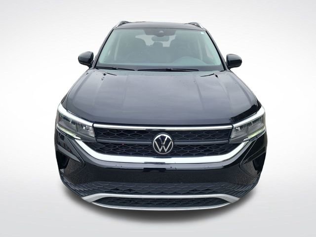 Used 2024 Volkswagen Taos SE image 8
