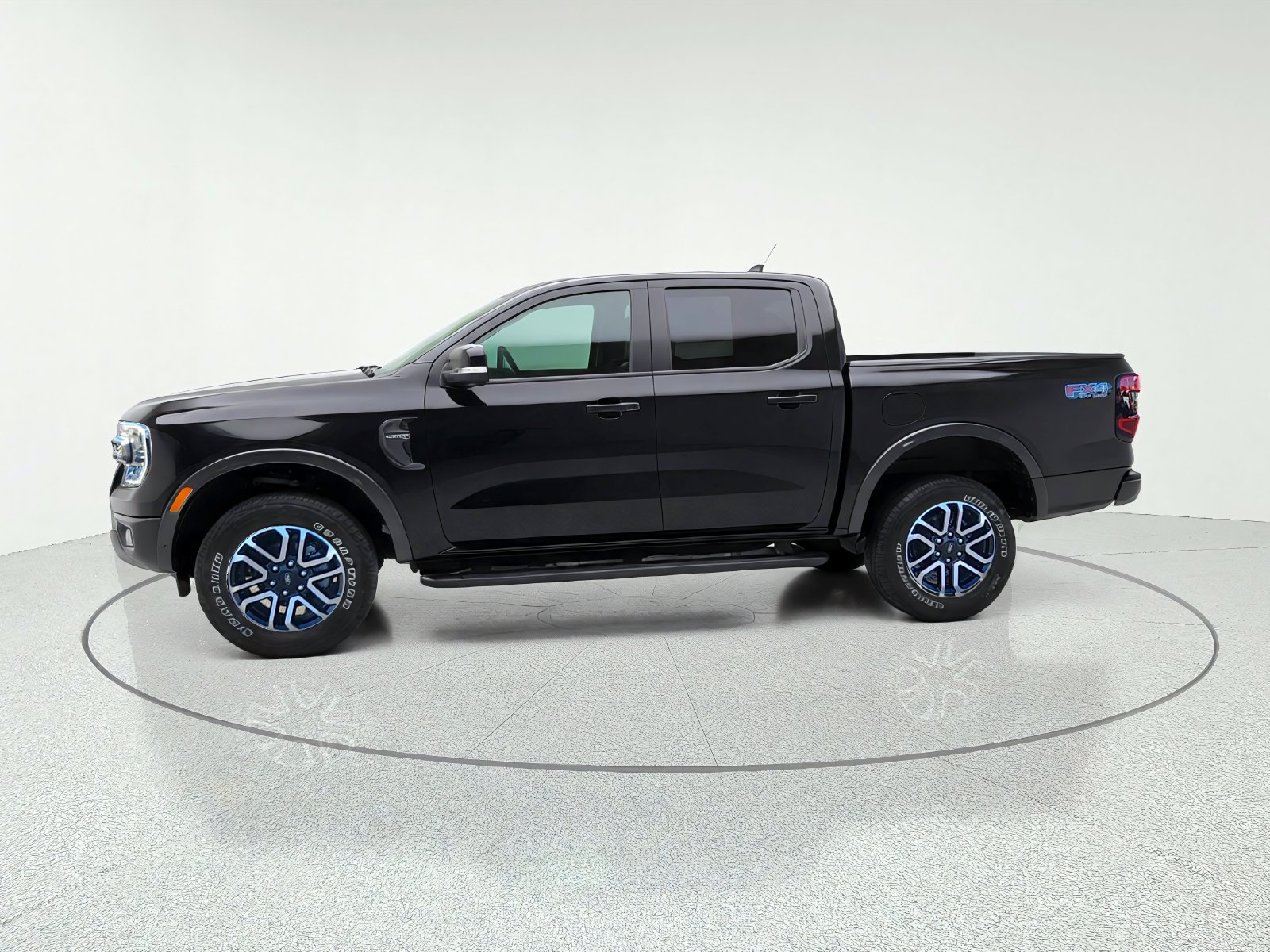 Used 2024 Ford Ranger Lariat w/ FX4 Off-Road Package AWD/4WD image 3