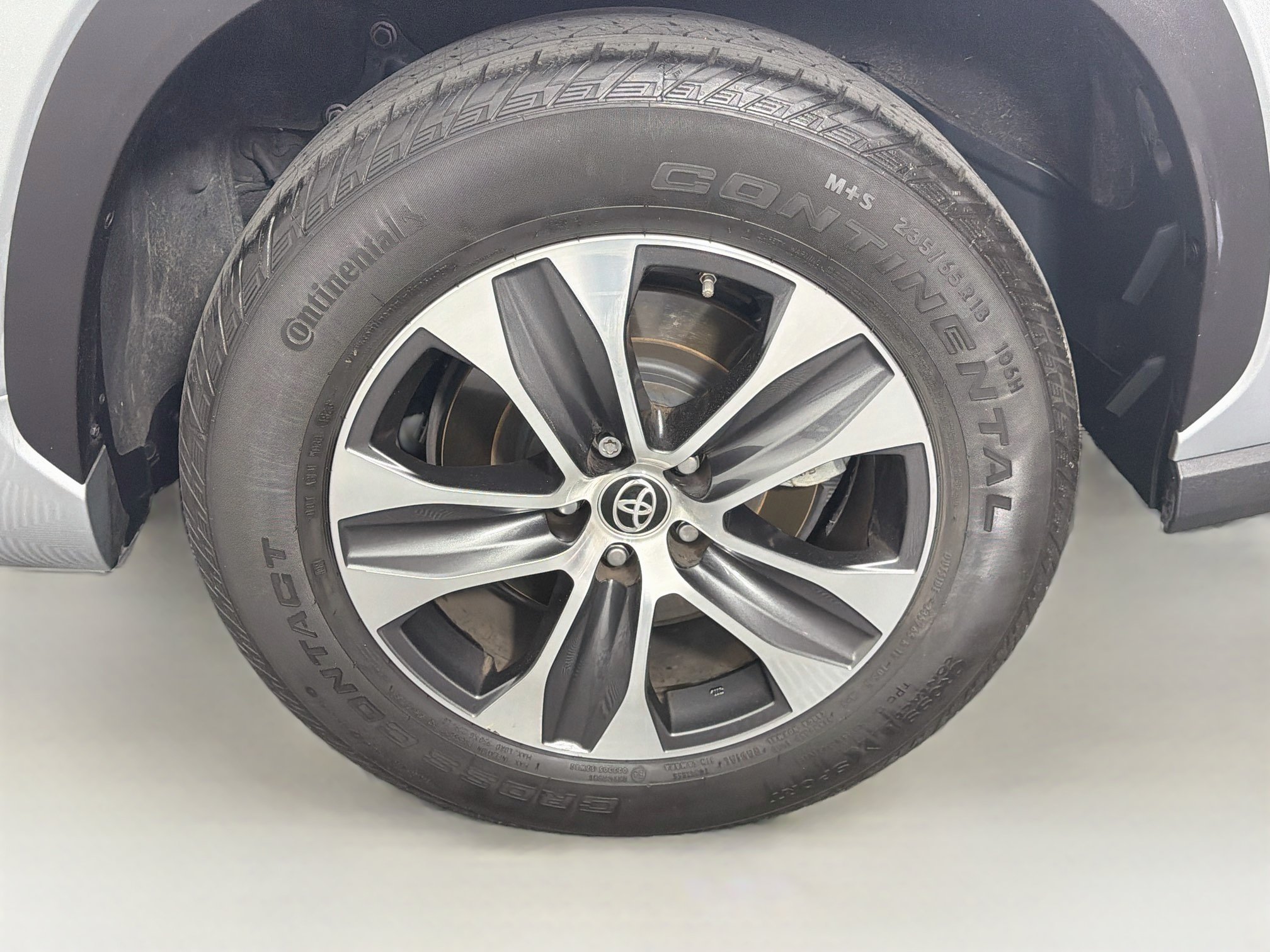 Used 2021 Toyota Highlander XLE FWD image 11