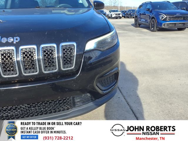 Used 2020 Jeep Cherokee Latitude w/ Mopar Interior Package image 13
