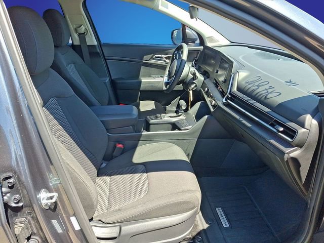 Used 2025 Kia Sportage LX image 7