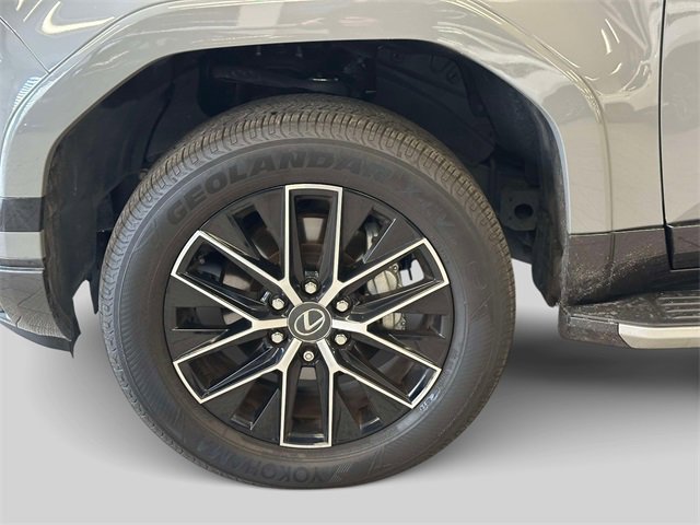 Used 2024 Lexus GX 550 image 15