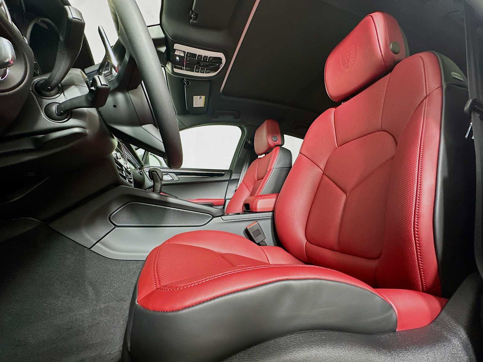 New 2026 Porsche Macan image 5