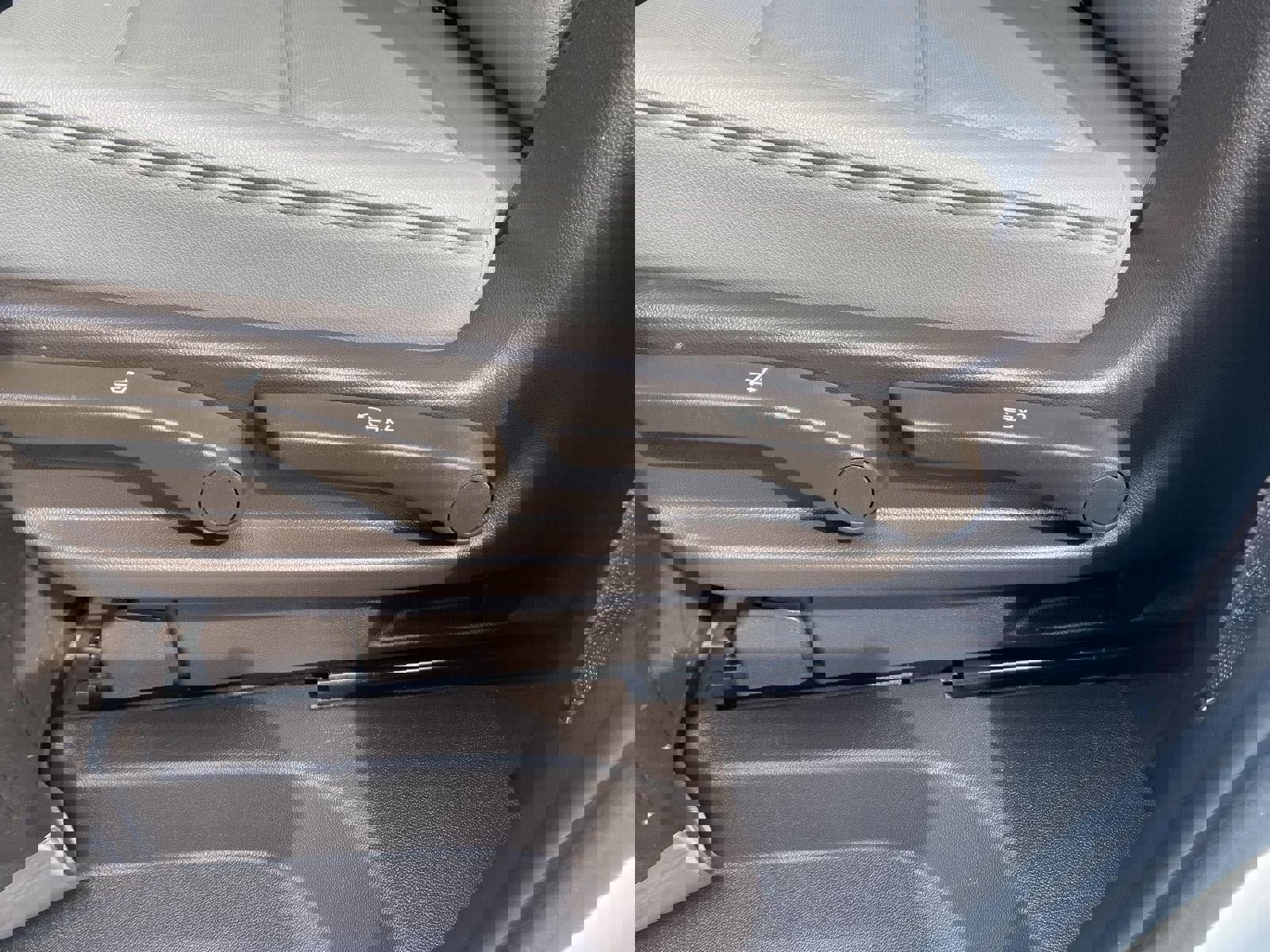 Certified 2022 GMC Yukon SLT w/ Max Trailering Package AWD/4WD image 28