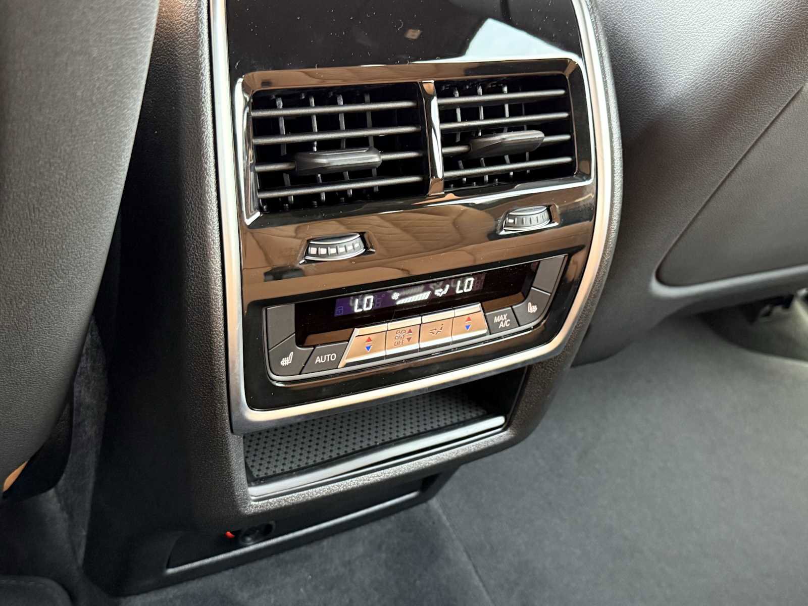 New 2026 BMW X7 xDrive40i w/ Executive Package image 34