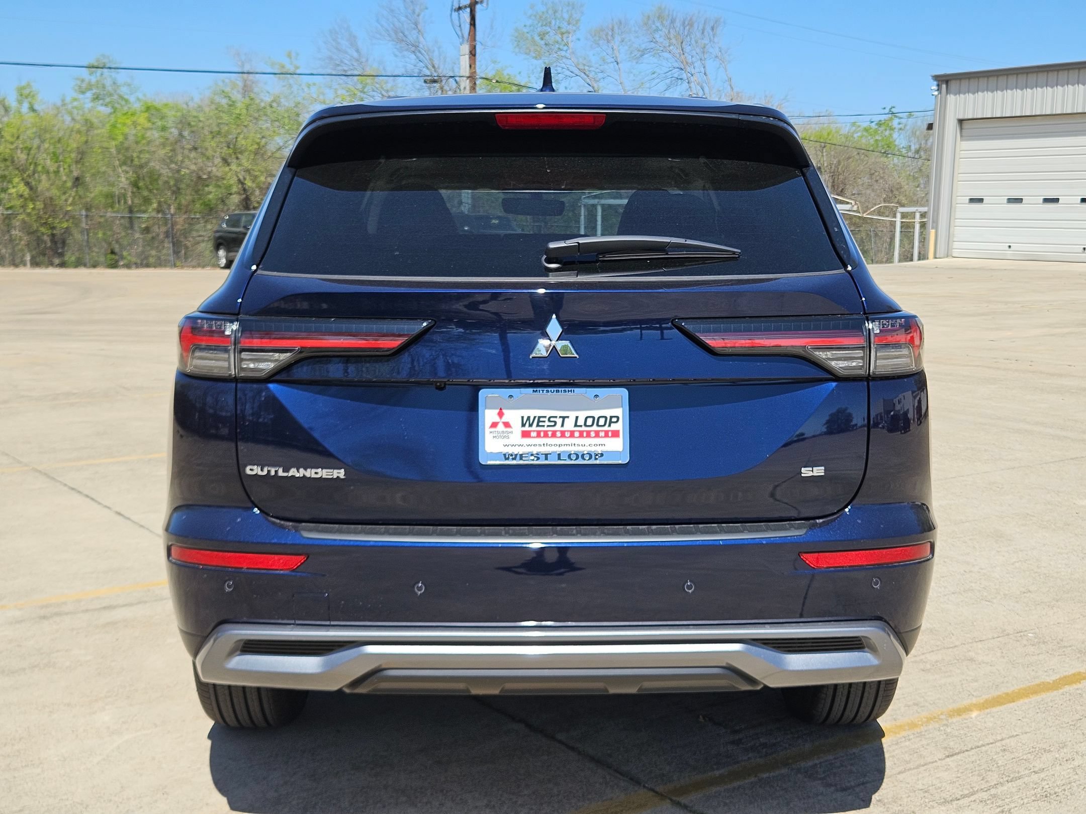 New 2026 Mitsubishi Outlander SE FWD image 4