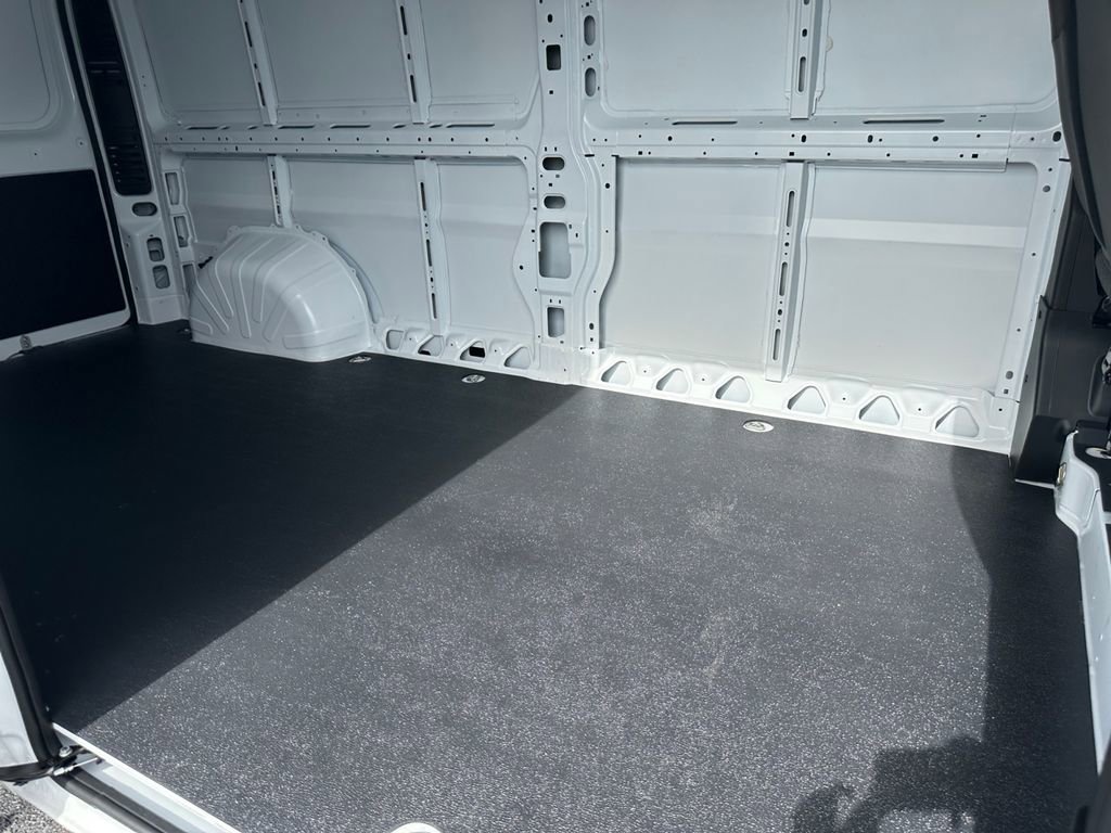 New 2025 RAM ProMaster 2500 w/ Quick Order Package 22G SLT image 16