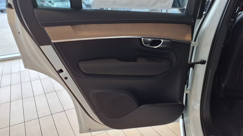 New 2026 Volvo XC90 B6 Plus w/ Protection Package AWD/4WD image 14
