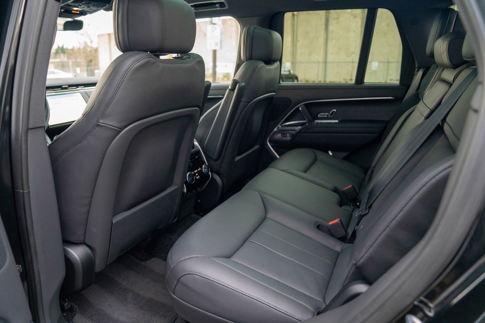 Used 2023 Land Rover Range Rover SE image 21