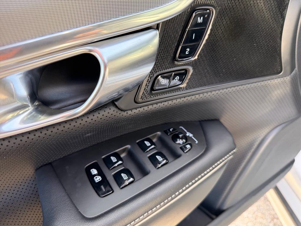 Used 2019 Volvo V90 T6 R-Design w/ Advanced Package image 13