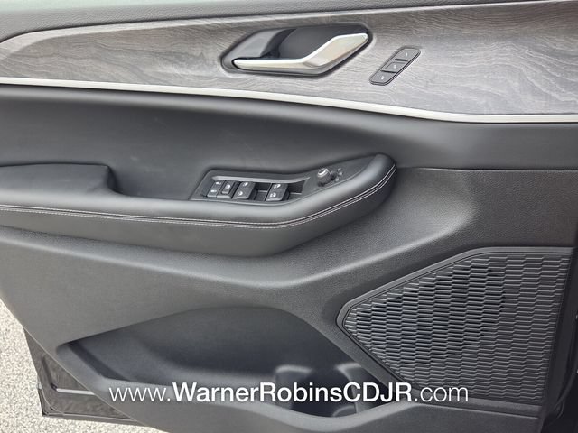 New 2026 Jeep Grand Cherokee L Limited RWD image 30