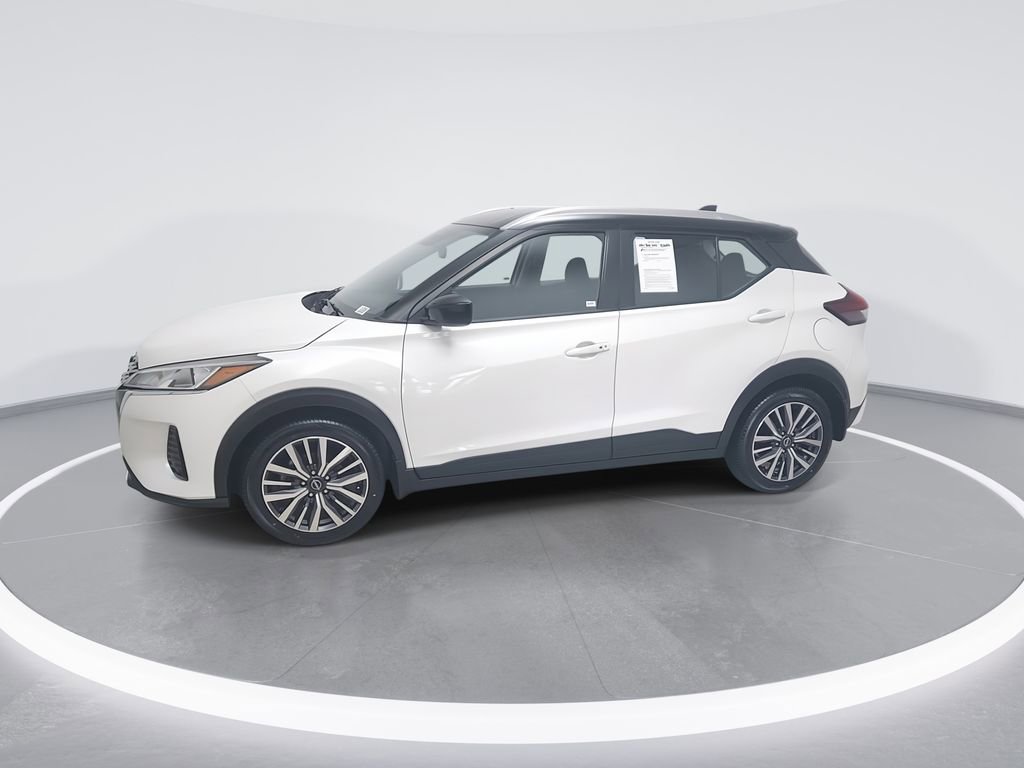 Used 2023 Nissan Kicks SV image 4