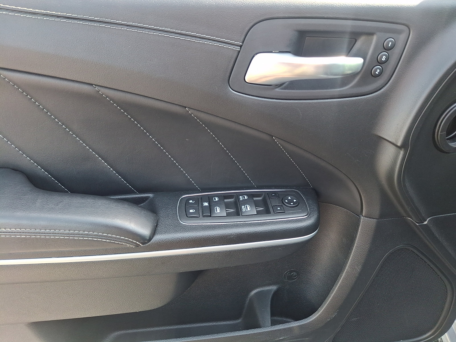 Used 2022 Dodge Charger SXT w/ Plus Group AWD/4WD image 12