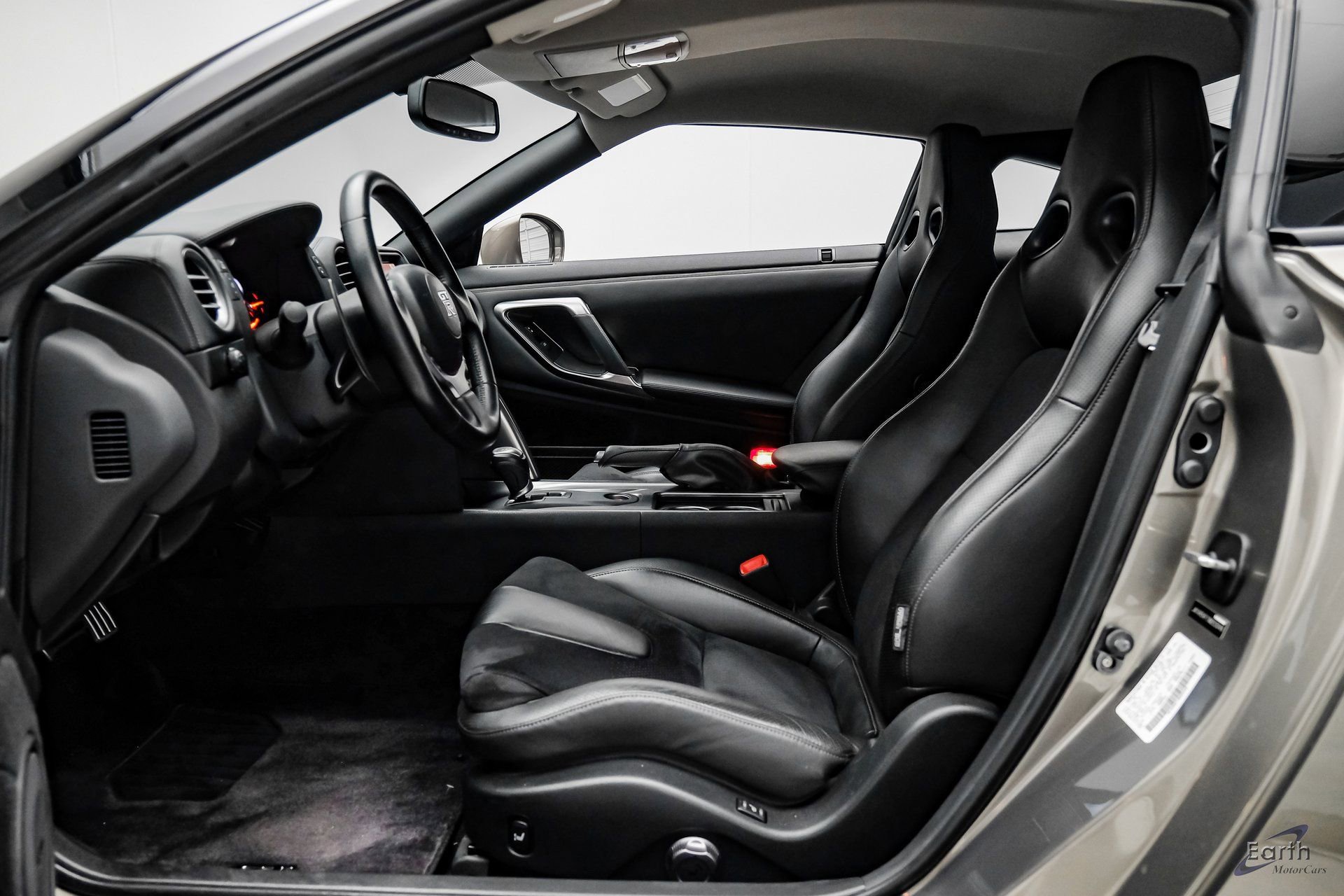 Used 2009 Nissan GT-R Premium image 42