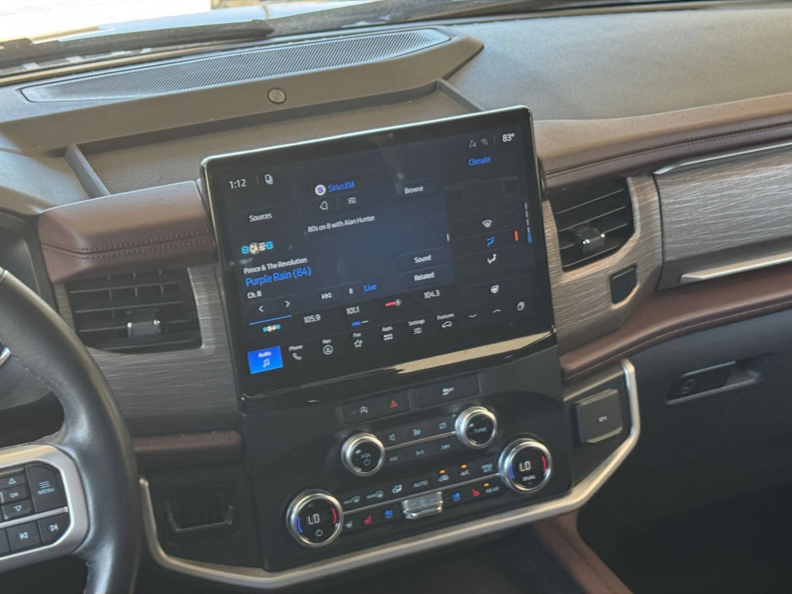 Used 2024 Ford Expedition Limited AWD/4WD image 16