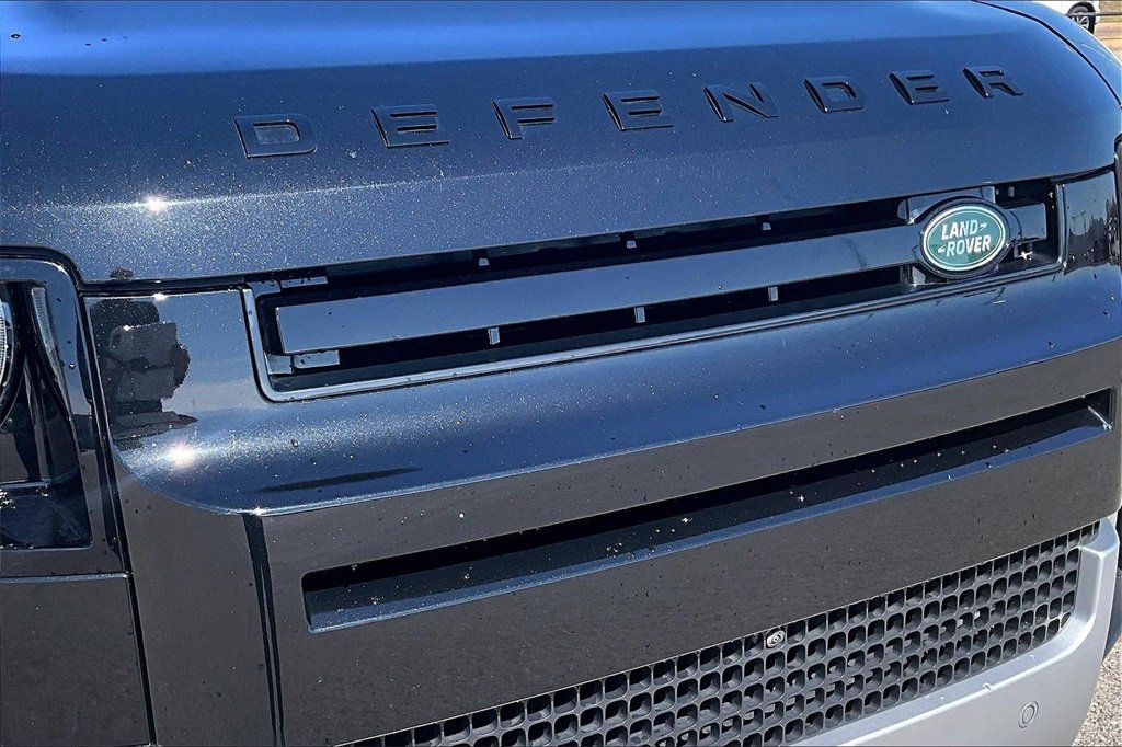 Certified 2025 Land Rover Defender 110 S image 29