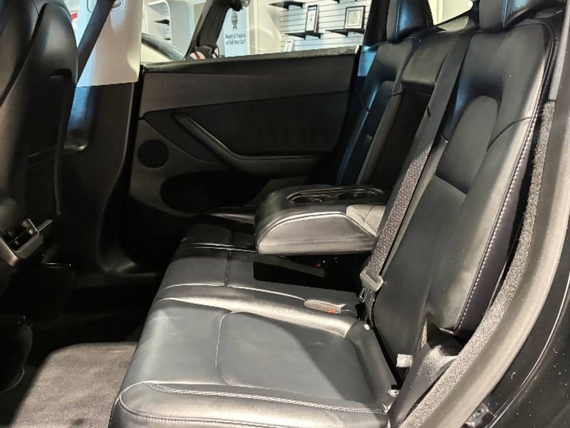 Used 2025 Tesla Model Y Performance image 23