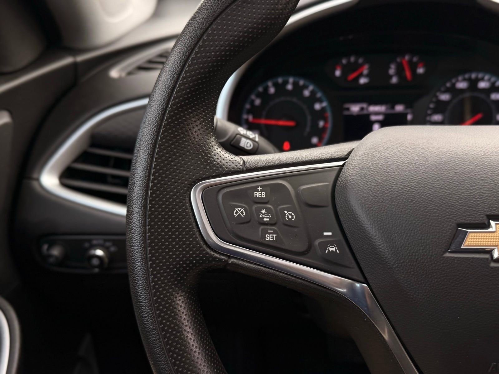 Used 2024 Chevrolet Malibu LT image 35