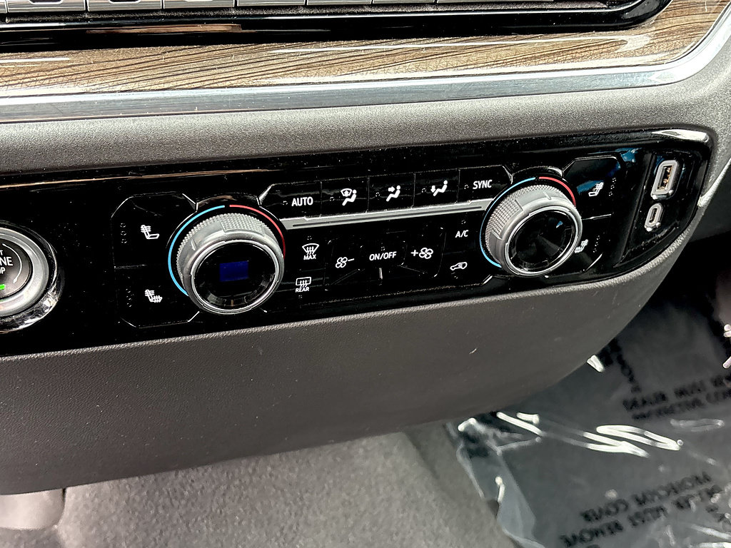Used 2023 Chevrolet Silverado 1500 LT AWD/4WD image 21