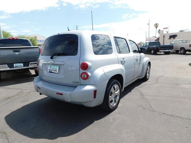 Used 2009 Chevrolet HHR LS image 7