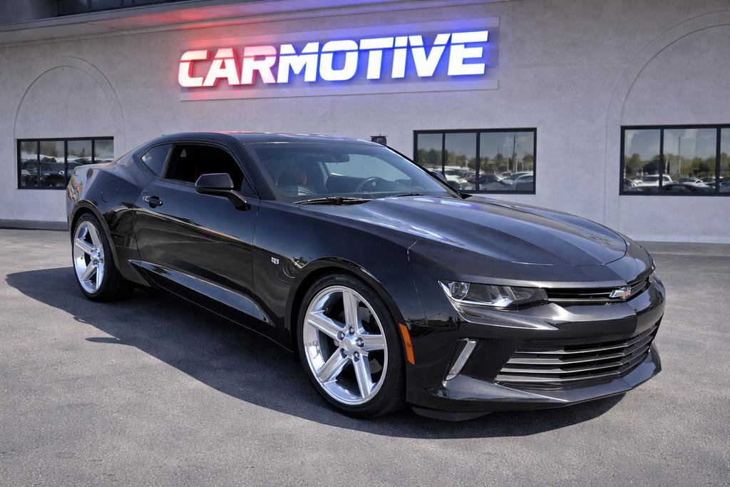 Used 2017 Chevrolet Camaro LT image 1