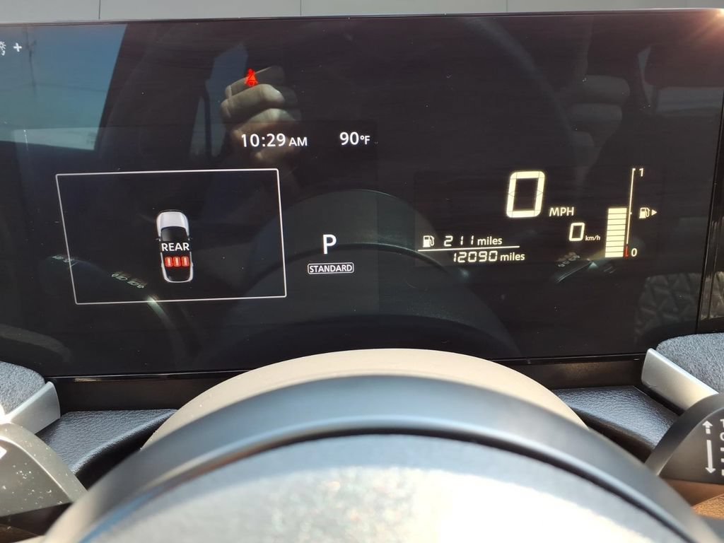 Used 2025 Nissan Kicks SV AWD/4WD image 17