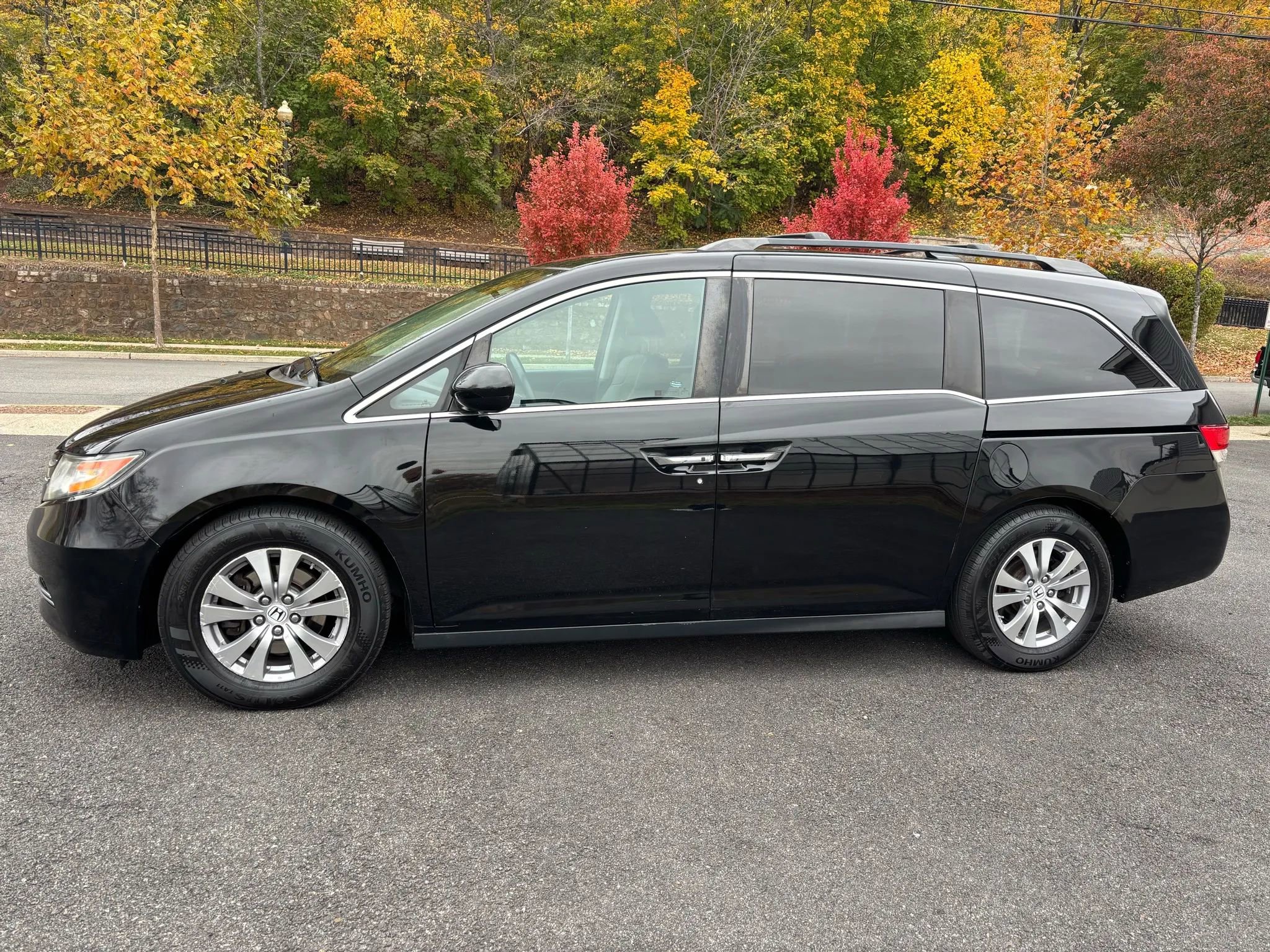Used 2017 Honda Odyssey EX-L image 4