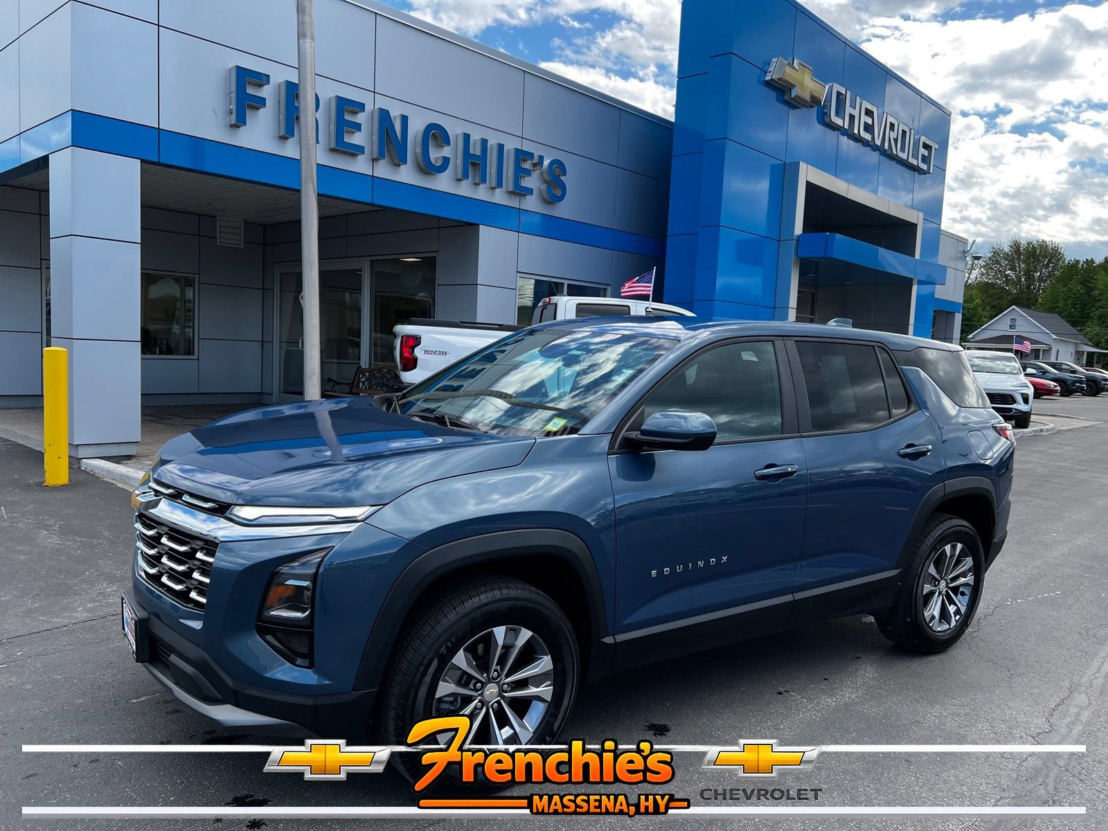 Used 2025 Chevrolet Equinox LT FWD image 1