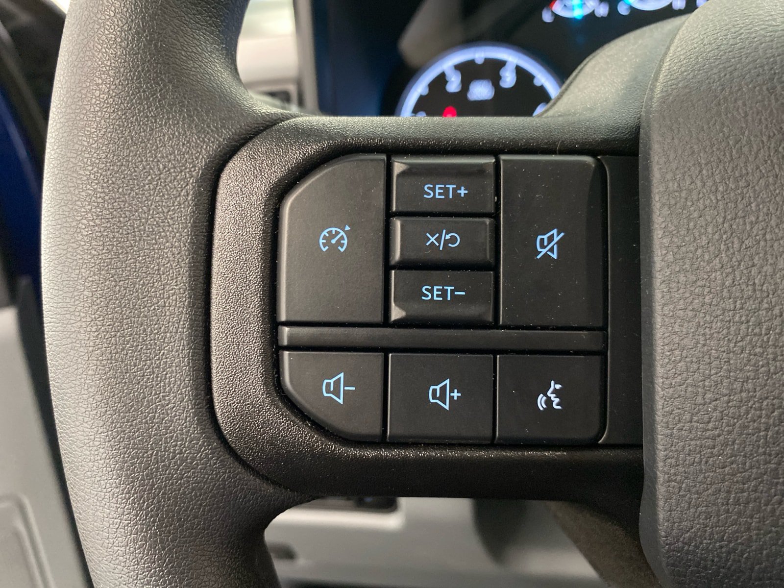New 2026 Ford F350 XLT w/ FX4 Off-Road Package AWD/4WD image 15