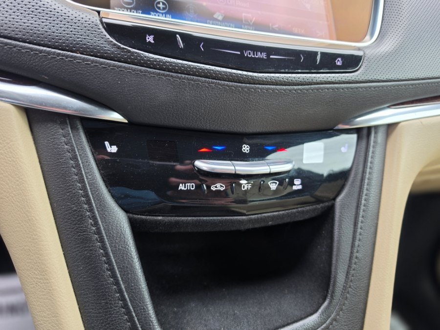 Used 2017 Cadillac XT5 Luxury w/ Driver Awareness Package FWD image 17