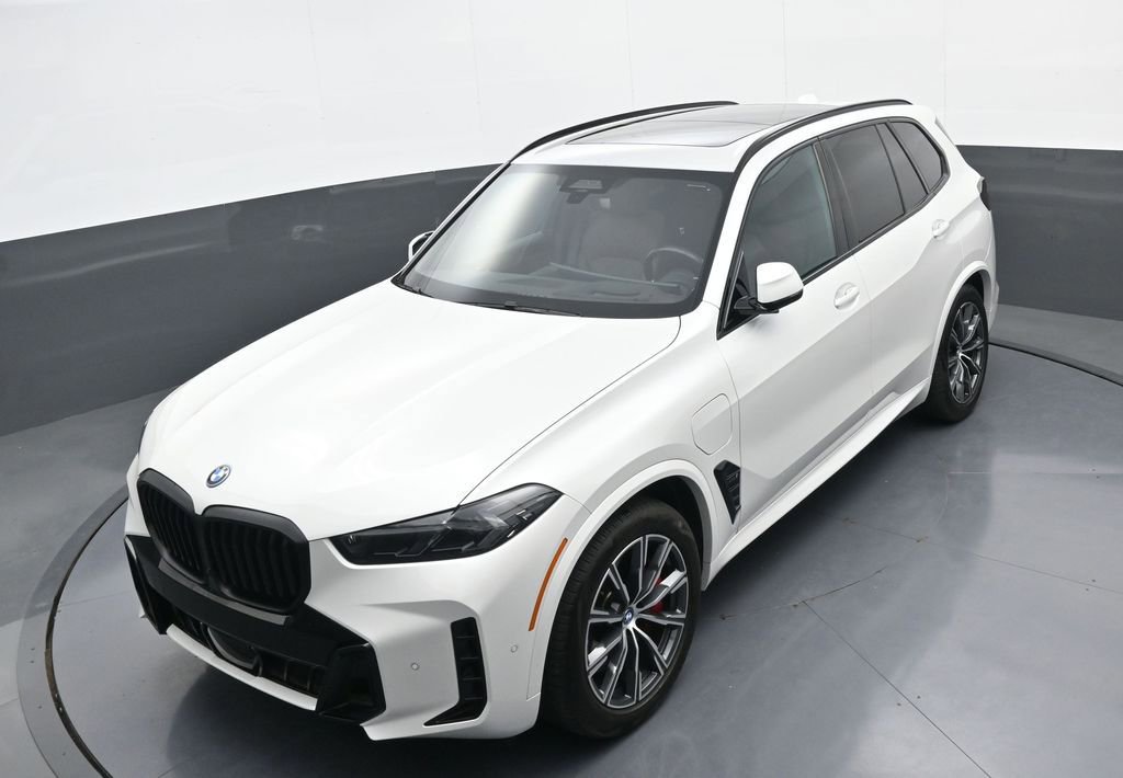 Used 2024 BMW X5 xDrive50e w/ Executive Package AWD/4WD image 33