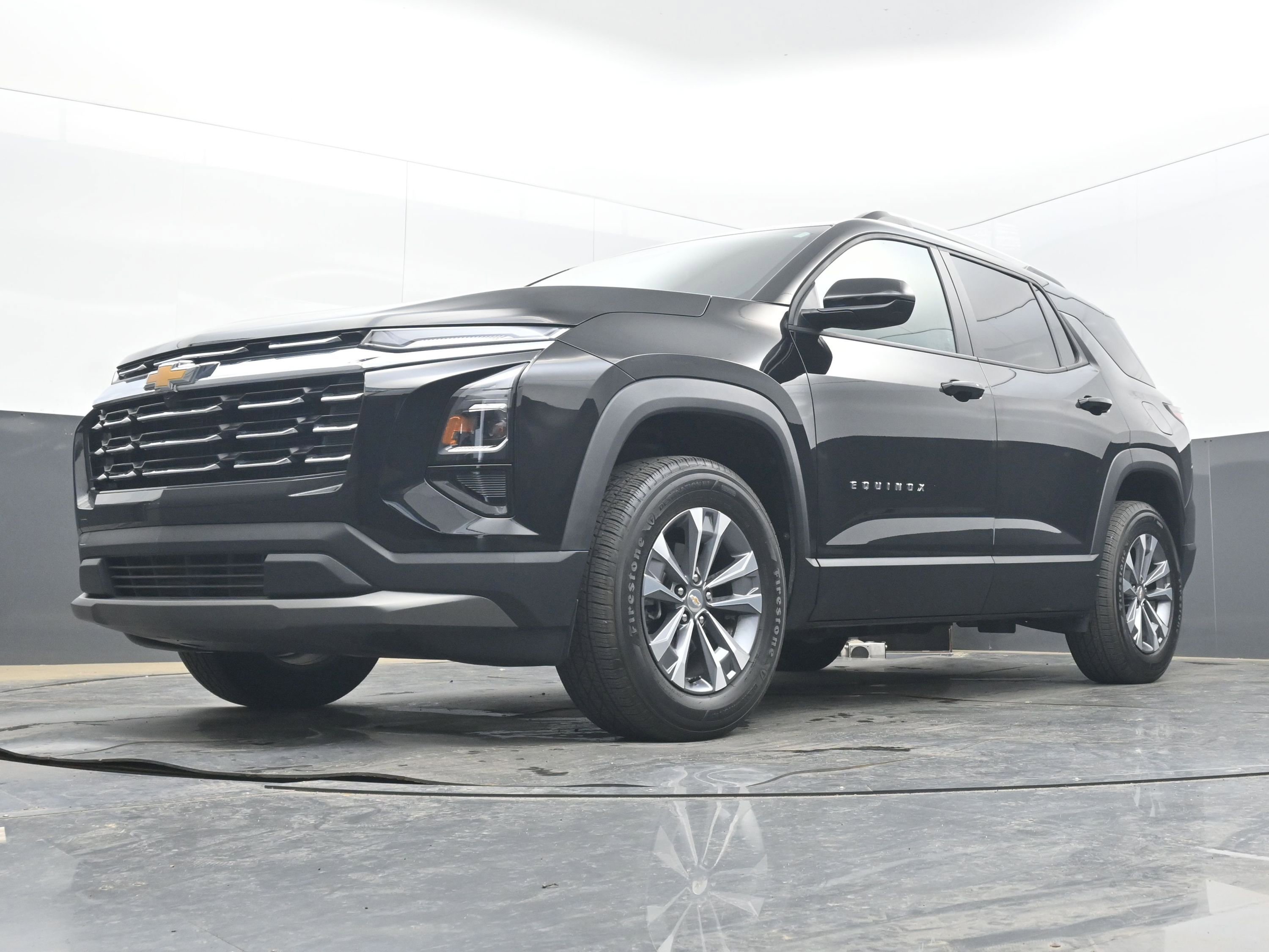 Used 2025 Chevrolet Equinox LT w/ Convenience Package II image 23