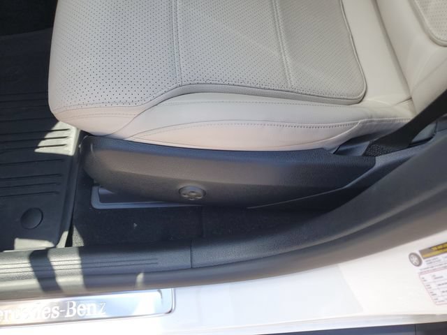 Used 2023 Mercedes-Benz GLC 300 4MATIC image 17