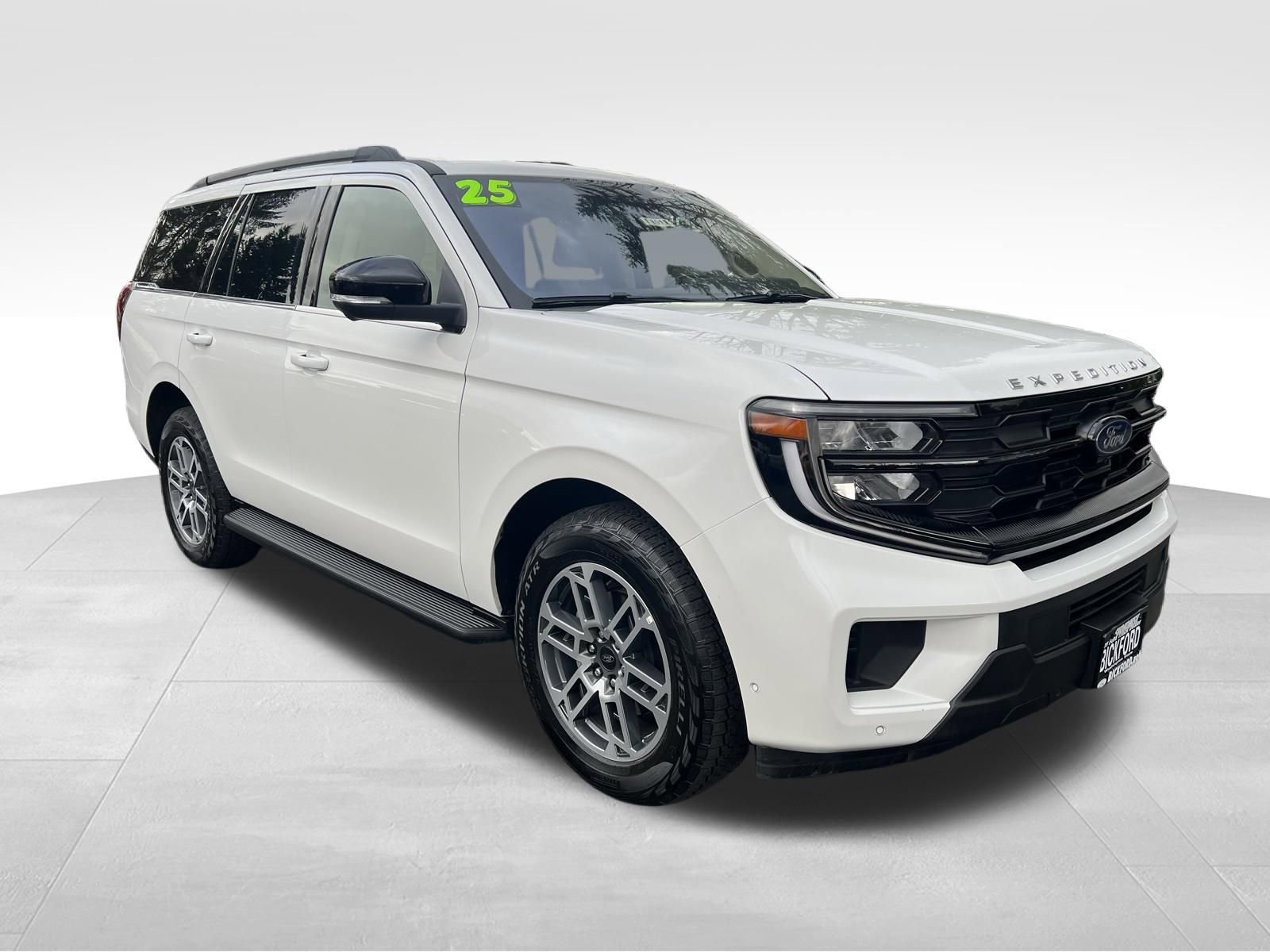 Used 2025 Ford Expedition Active image 3