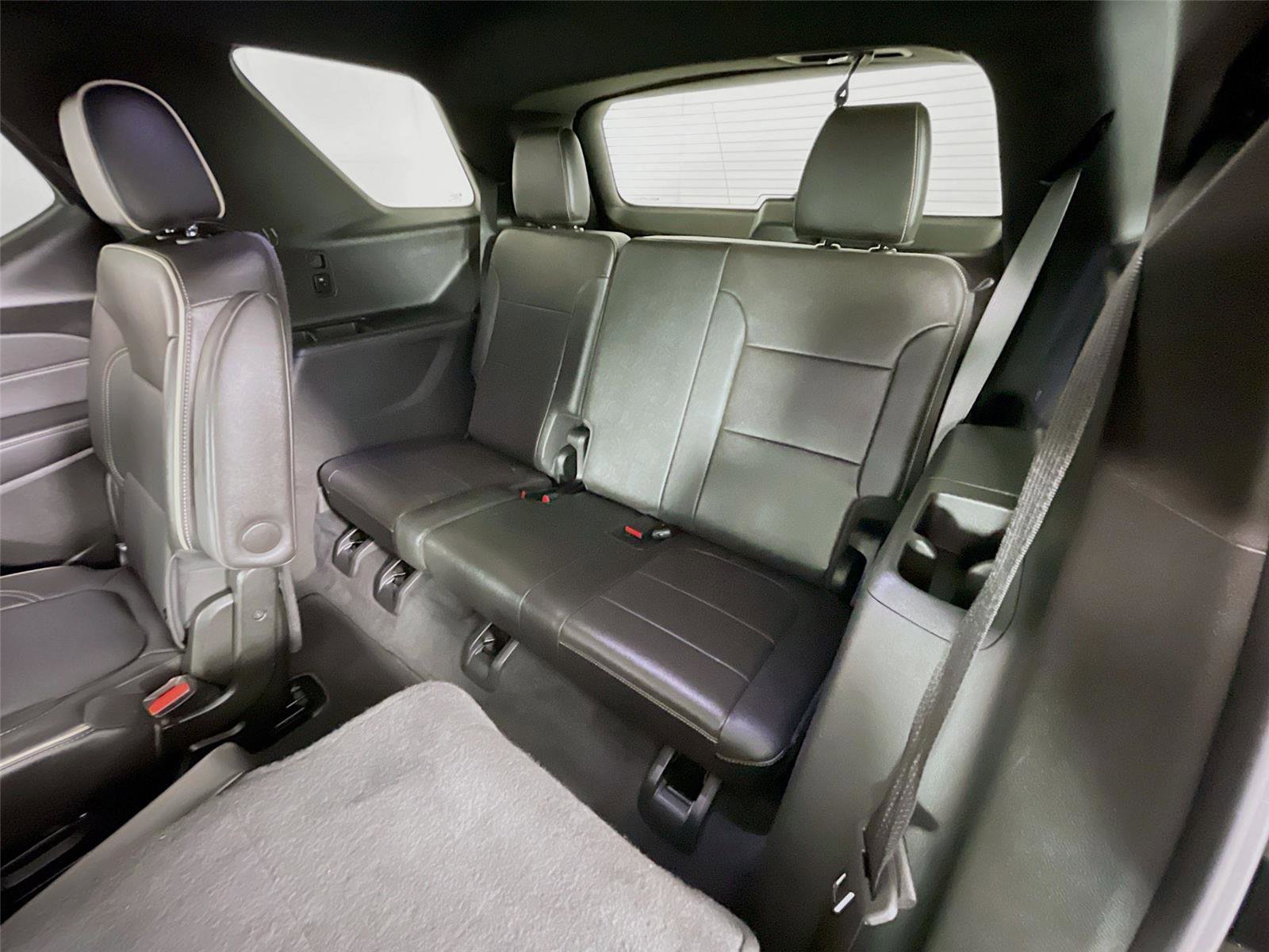 Used 2023 Chevrolet Traverse Premier w/ Redline Edition AWD/4WD image 39
