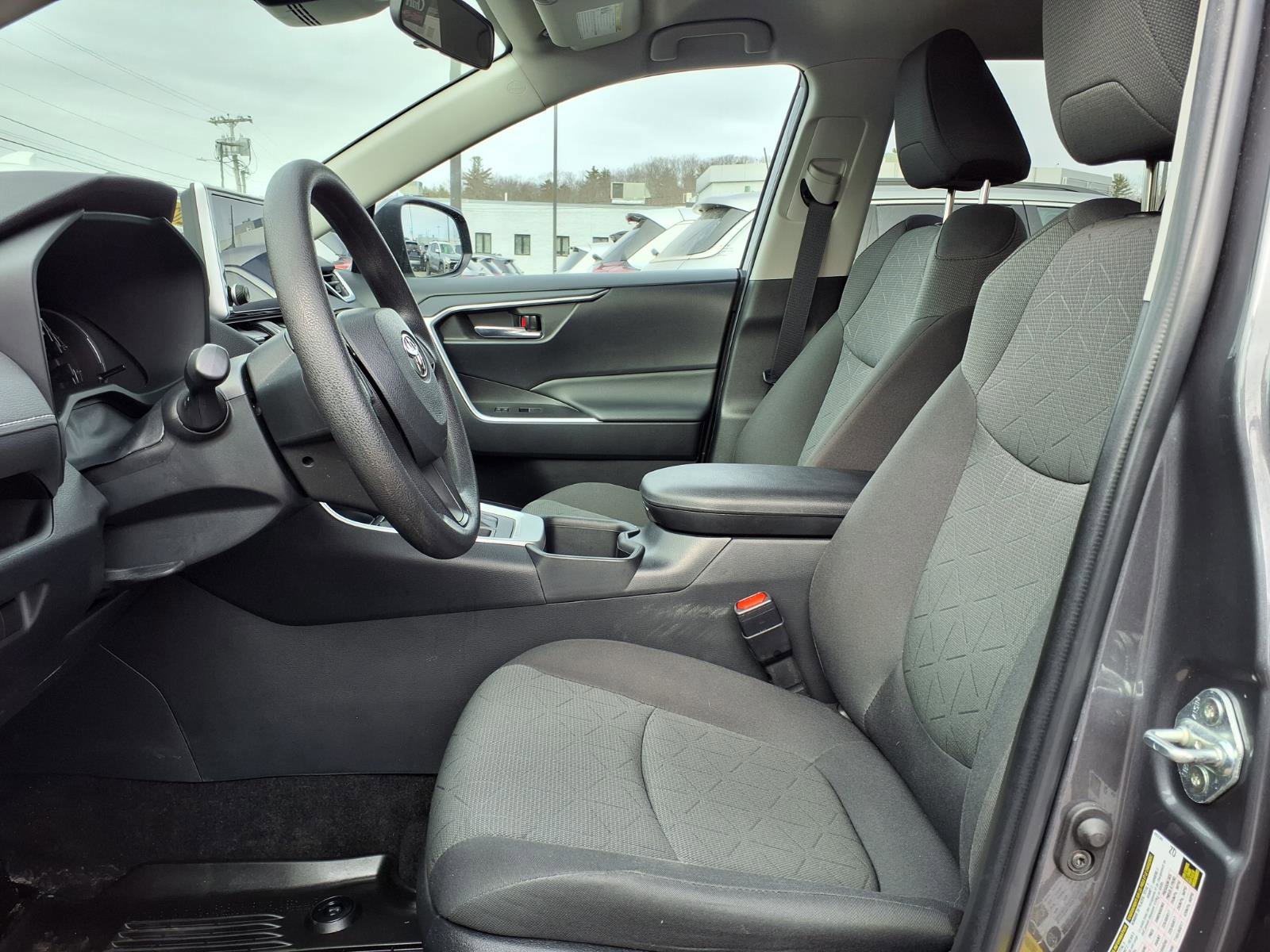 Used 2023 Toyota RAV4 XLE AWD/4WD image 6
