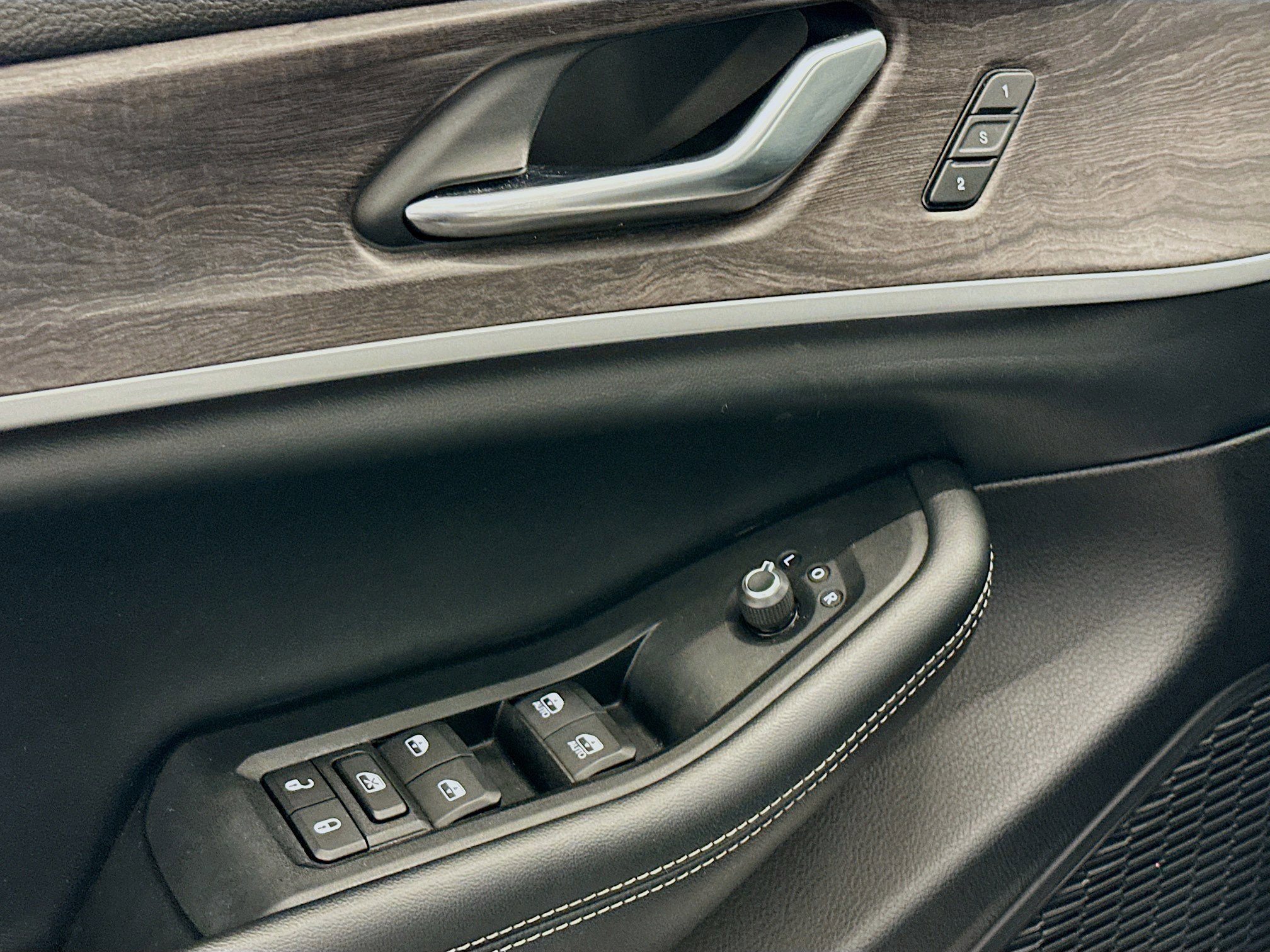 Used 2023 Jeep Grand Cherokee Limited w/ Trailer Tow Prep Group (B) image 15