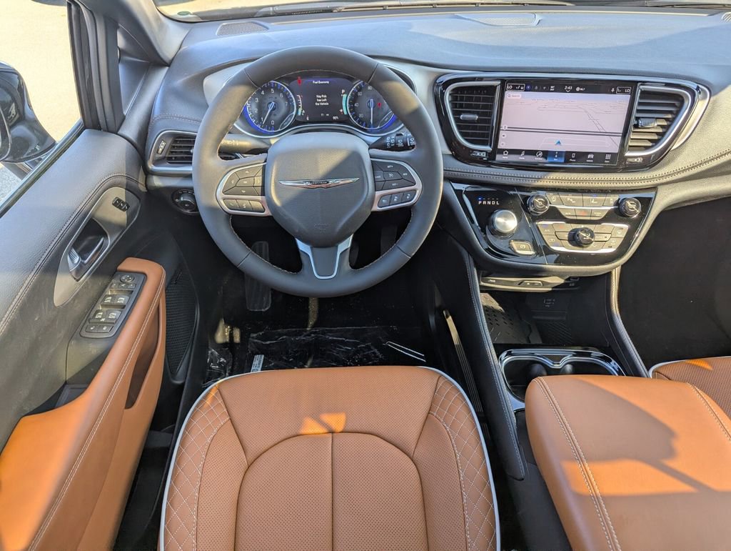 New 2026 Chrysler Pacifica Pinnacle w/ Trailer Tow Group image 12