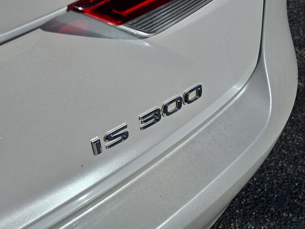 Used 2020 Lexus IS 300 image 5