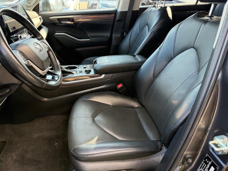 Used 2023 Toyota Highlander Limited AWD/4WD image 17