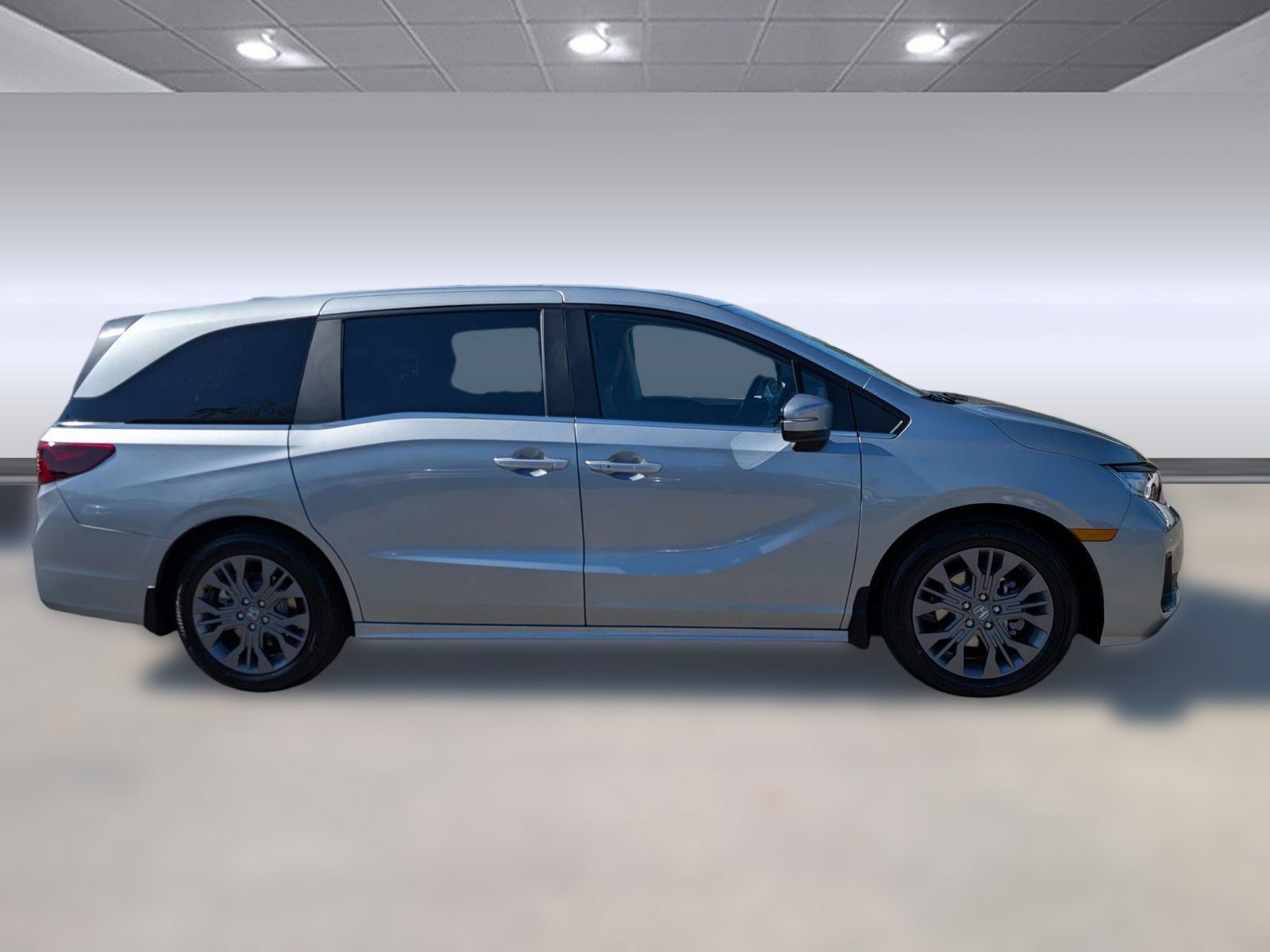 New 2026 Honda Odyssey Touring image 8