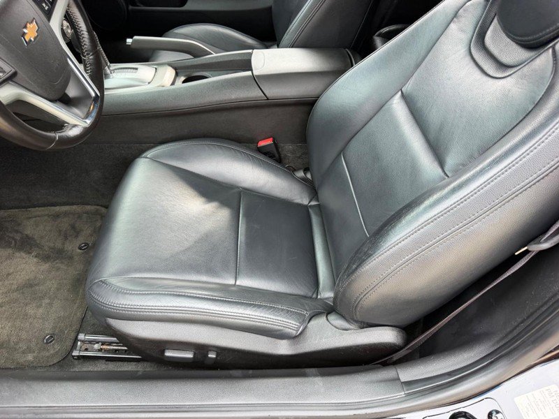 Used 2015 Chevrolet Camaro LT RWD image 17