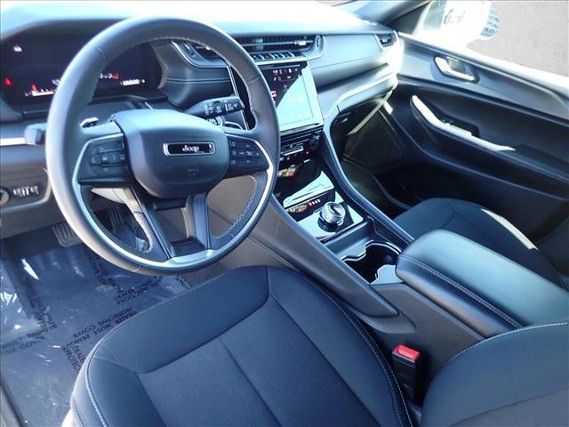 Used 2024 Jeep Grand Cherokee L Laredo AWD/4WD image 10