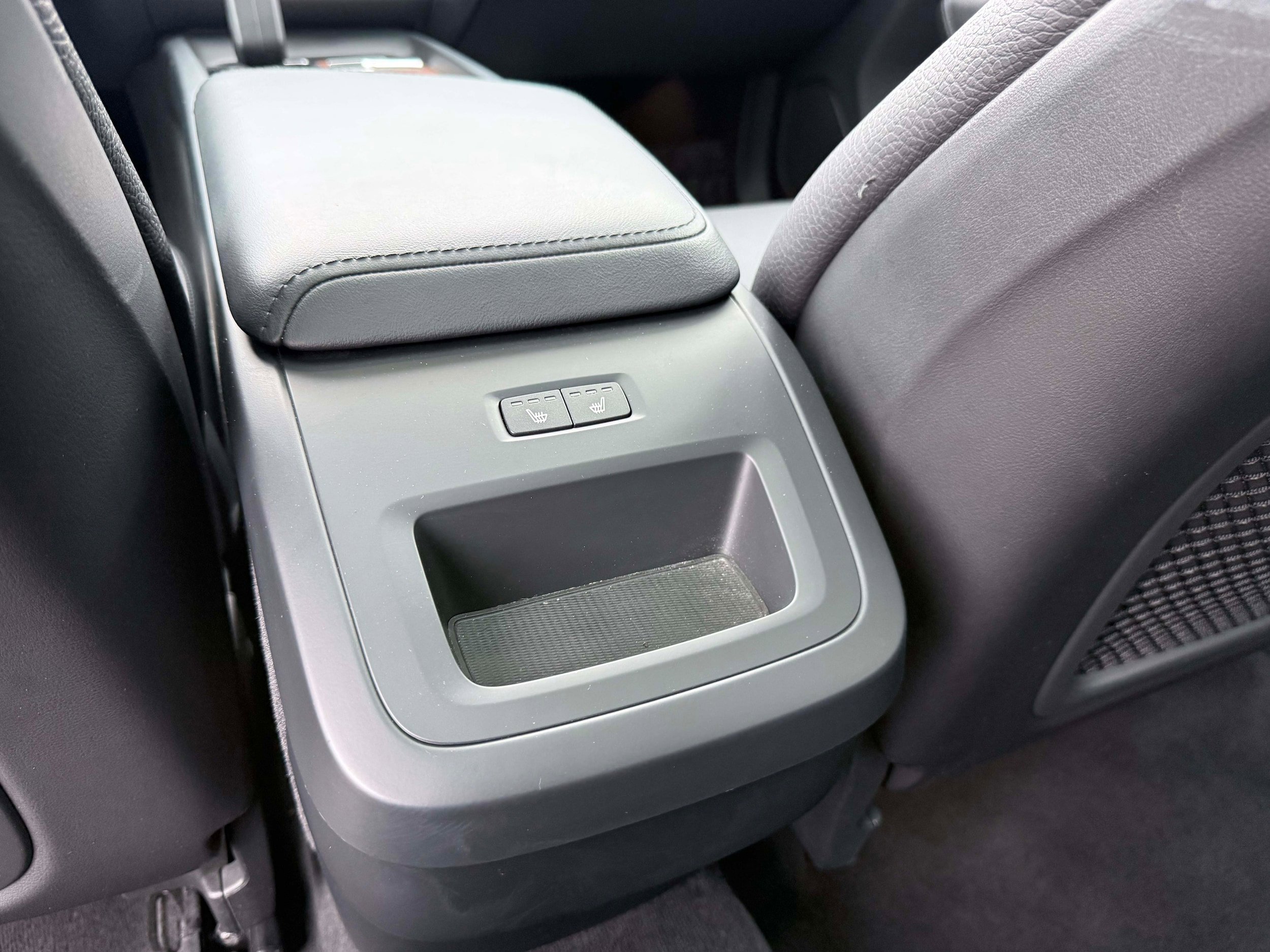 Certified 2023 Volvo XC60 B5 Plus AWD/4WD image 16