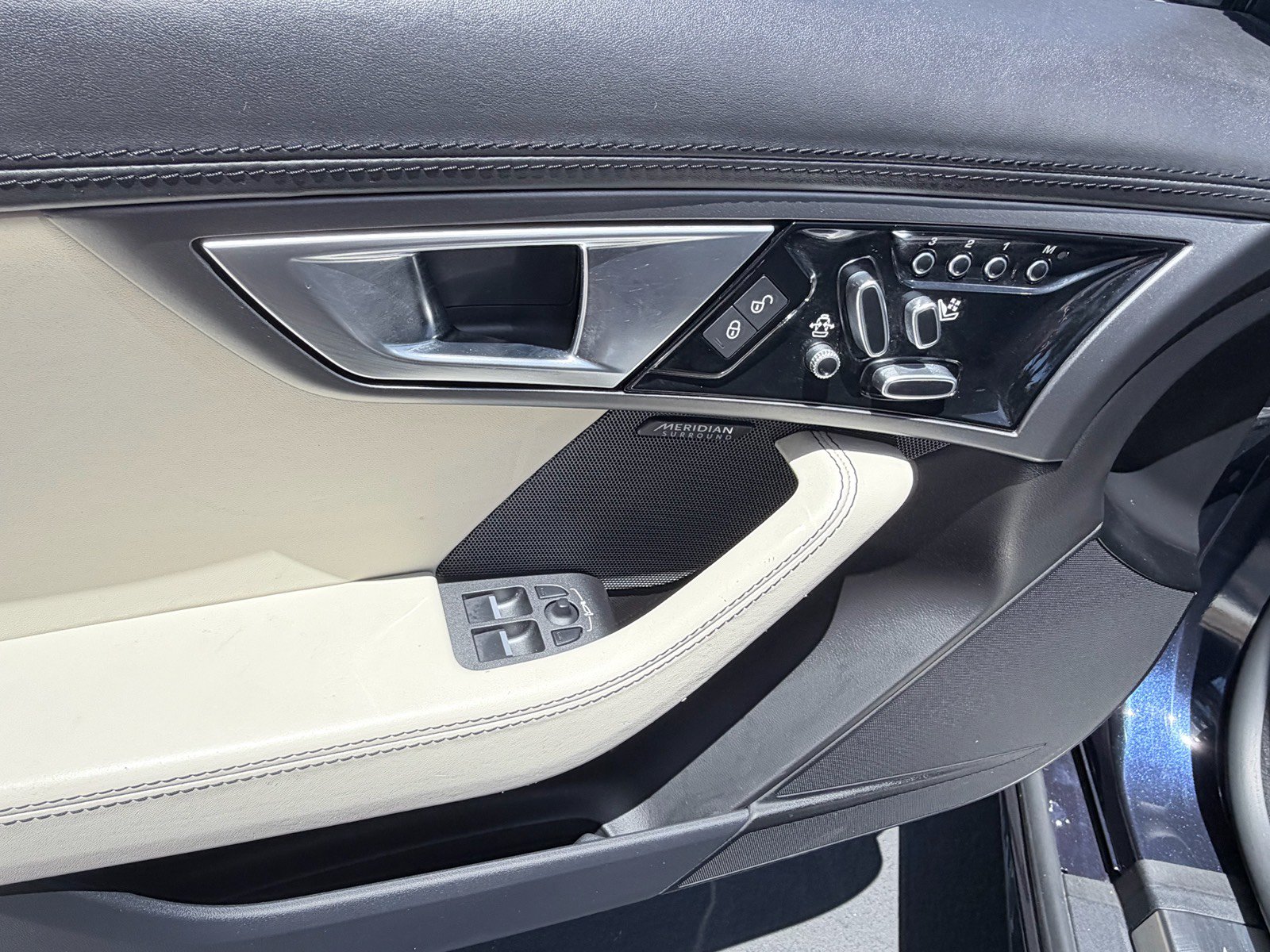 Used 2016 Jaguar F-TYPE S RWD image 16