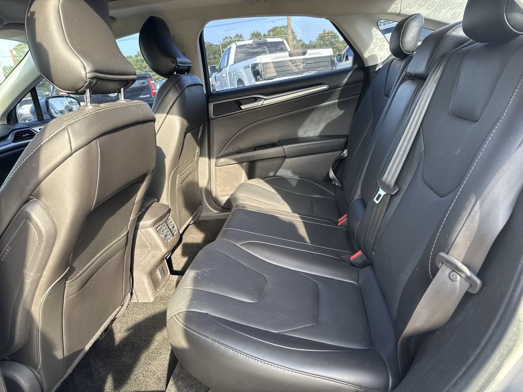 Used 2016 Ford Fusion Titanium FWD image 25