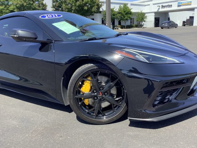 Used 2021 Chevrolet Corvette Stingray Preferred Cpe w/ Z51 Performance Package RWD image 3