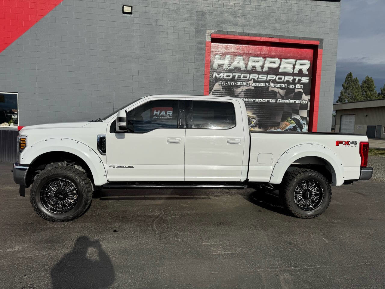 Used 2019 Ford F250 Lariat w/ Lariat Value Package image 9