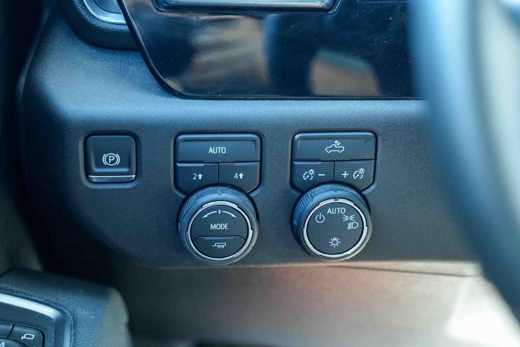 Used 2026 Chevrolet Silverado 1500 LT AWD/4WD image 26