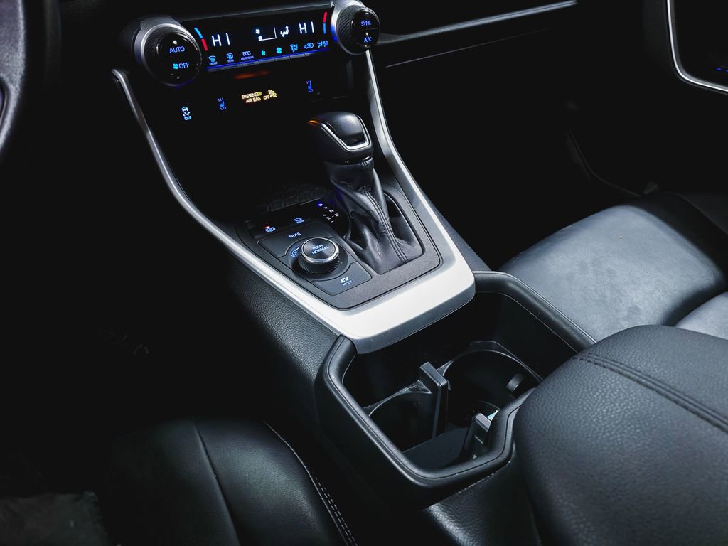 Used 2022 Toyota RAV4 XLE Premium image 33